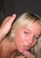 Домашняя блондиночка возбуждает парня нижнем бельем и берет в рот 19 фото Домашняя блондиночка возбуждает парня нижнем бельем и берет в рот 19 фото