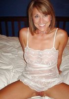 Чувак заснял на камеру большие дойки и стоячие соски мамаш 10 фото Чувак заснял на камеру большие дойки и стоячие соски мамаш 10 фото