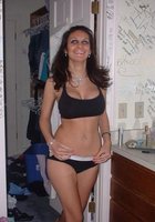 Чувак заснял на камеру большие дойки и стоячие соски мамаш 28 фото Чувак заснял на камеру большие дойки и стоячие соски мамаш 28 фото