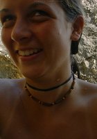 Стройная красотка оголила маленькие сиськи у бурной реки 6 фото Стройная красотка оголила маленькие сиськи у бурной реки 6 фото