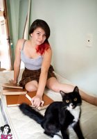 Молодая телка с розовыми прядями сняла эротические трусики 5 фото Молодая телка с розовыми прядями сняла эротические трусики 5 фото