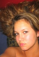 Любительница делать селфи ласкает член парня губками и языком 1 фото Любительница делать селфи ласкает член парня губками и языком 1 фото