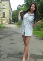 Черноволосая красавица очаровывает мужчин голой на фоне шумящего города 5 фото Черноволосая красавица очаровывает мужчин голой на фоне шумящего города 5 фото