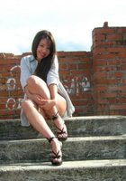 Черноволосая красавица очаровывает мужчин голой на фоне шумящего города 10 фото Черноволосая красавица очаровывает мужчин голой на фоне шумящего города 10 фото