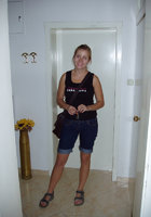 Телка отдыхает у моря с голыми сиськами 1 фото Телка отдыхает у моря с голыми сиськами 1 фото