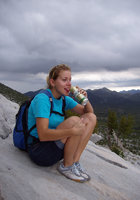 Телка отдыхает у моря с голыми сиськами 7 фото Телка отдыхает у моря с голыми сиськами 7 фото