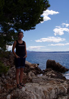 Телка отдыхает у моря с голыми сиськами 2 фото Телка отдыхает у моря с голыми сиськами 2 фото