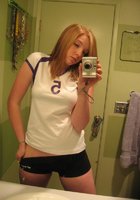 Рыжая проказница дрочит, закрывшись в ванной 12 фото Рыжая проказница дрочит, закрывшись в ванной 12 фото