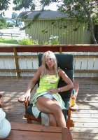 Зрелая жена сосет член мужа после неумелого стриптиза 3 фото Зрелая жена сосет член мужа после неумелого стриптиза 3 фото