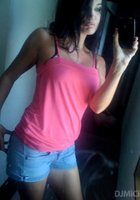 Женщины наводят красоту у зеркала и делают селфи 15 фото Женщины наводят красоту у зеркала и делают селфи 15 фото