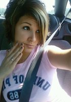 Молоденькая официантка фотографирует себя в зеркале 2 фото Молоденькая официантка фотографирует себя в зеркале 2 фото