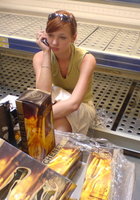 Изящная шатенка нежится на солнце 15 фото Изящная шатенка нежится на солнце 15 фото