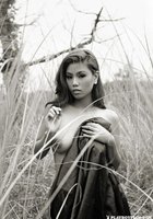 Рыжая азиатка снимается голой на фоне осенней природы 3 фото Рыжая азиатка снимается голой на фоне осенней природы 3 фото