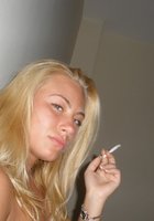 Загорелая дама красится голой у зеркала 18 фото Загорелая дама красится голой у зеркала 18 фото