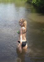 Провинциалка с ангельским видом впервые пробует групповой трах 9 фото Провинциалка с ангельским видом впервые пробует групповой трах 9 фото