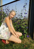 Провинциалка с ангельским видом впервые пробует групповой трах 3 фото Провинциалка с ангельским видом впервые пробует групповой трах 3 фото