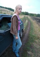 Провинциалка с ангельским видом впервые пробует групповой трах 4 фото Провинциалка с ангельским видом впервые пробует групповой трах 4 фото