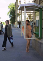 Украинская эксгибиционистка шокирует прохожих голым телом 7 фото Украинская эксгибиционистка шокирует прохожих голым телом 7 фото