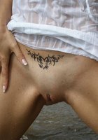 Муж и жена нудисты позируют голыми на пляже 6 фото Муж и жена нудисты позируют голыми на пляже 6 фото