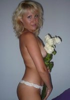 Возбужденные мамки эротично красуются перед камерой 29 фото Возбужденные мамки эротично красуются перед камерой 29 фото