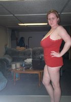 Толстая мама позирует в ночнушках и показывает натуральные дойки 3 фото Толстая мама позирует в ночнушках и показывает натуральные дойки 3 фото