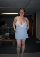 Толстая мама позирует в ночнушках и показывает натуральные дойки 24 фото Толстая мама позирует в ночнушках и показывает натуральные дойки 24 фото