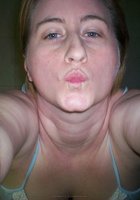 Толстая мама позирует в ночнушках и показывает натуральные дойки 26 фото Толстая мама позирует в ночнушках и показывает натуральные дойки 26 фото