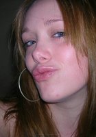 Молодая красотка, лежа на кровати, демонстрирует своё тело 17 фото Молодая красотка, лежа на кровати, демонстрирует своё тело 17 фото