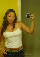 Полненькая латинка делает домашние селфи в нижнем белье 16 фото Полненькая латинка делает домашние селфи в нижнем белье 16 фото