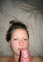 Баловница с большими глазами отсасывает побритый член стоя на коленях 12 фото Баловница с большими глазами отсасывает побритый член стоя на коленях 12 фото