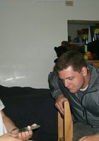 Большая бутылка вместо вибратора в вагине 14 фото Большая бутылка вместо вибратора в вагине 14 фото