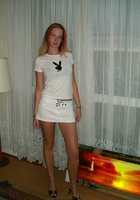 Иностранка показывает сексуальные ножки и сиськи 4 фото Иностранка показывает сексуальные ножки и сиськи 4 фото