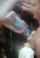 Молодежь раздевается на сцене во время конкурсов 4 фото Молодежь раздевается на сцене во время конкурсов 4 фото