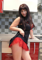 Брюнетка в черном наряде, стоя в кабинете, раздвигает ягодицы 1 фото Брюнетка в черном наряде, стоя в кабинете, раздвигает ягодицы 1 фото