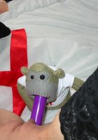 Развратница потрахалась с игрушечной обезьянкой 6 фото Развратница потрахалась с игрушечной обезьянкой 6 фото