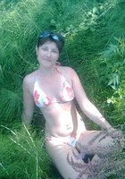 Барышня позирует в чулках и трусиках на даче 14 фото Барышня позирует в чулках и трусиках на даче 14 фото