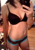 Девчонки захотели пошалить и покрутить попками и сиськами 9 фото Девчонки захотели пошалить и покрутить попками и сиськами 9 фото