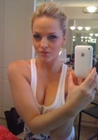 Селфи эротика от домашних любительниц 10 фото Селфи эротика от домашних любительниц 10 фото