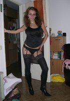 Под черными трусиками рыженькой телки оказалась бритая вагина 1 фото Под черными трусиками рыженькой телки оказалась бритая вагина 1 фото