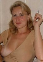 Лежа на спине, дамы раздвигают ноги и показывают пезды 20 фото Лежа на спине, дамы раздвигают ноги и показывают пезды 20 фото