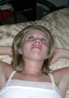 Блондинка отдыхает в компании друзей 24 фото Блондинка отдыхает в компании друзей 24 фото