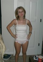 Блондинка отдыхает в компании друзей 21 фото Блондинка отдыхает в компании друзей 21 фото