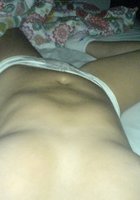 Молодая девушка показала маленькие сиськи 7 фото Молодая девушка показала маленькие сиськи 7 фото