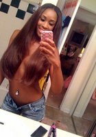 Молодые подруги снимают себя на мобильный телефон 4 фото Молодые подруги снимают себя на мобильный телефон 4 фото