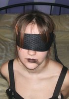 Рыжая неформалка ловит машину на трассе без нижнего белья 5 фото Рыжая неформалка ловит машину на трассе без нижнего белья 5 фото