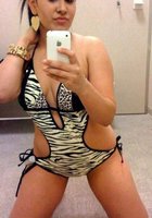 Миниатюрная девица фотографирует себя в зеркале 12 фото Миниатюрная девица фотографирует себя в зеркале 12 фото