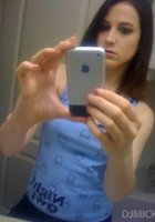 Миниатюрная девица фотографирует себя в зеркале 15 фото Миниатюрная девица фотографирует себя в зеркале 15 фото