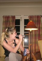 Тусовщица снимает на камеру весь свой досуг 2 фото Тусовщица снимает на камеру весь свой досуг 2 фото