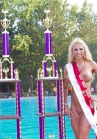 Голые телочки участвуют в конкурсе женских фигур 13 фото Голые телочки участвуют в конкурсе женских фигур 13 фото