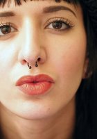 Басистка отложила гитару в сторону, чтобы устроить эротическое шоу 10 фото Басистка отложила гитару в сторону, чтобы устроить эротическое шоу 10 фото